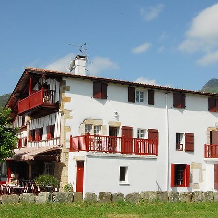 Hotel Pikassaria Sare Exterior photo