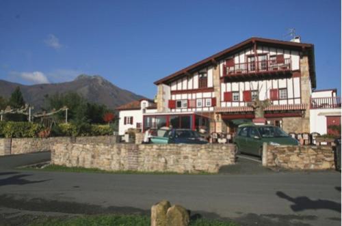 Hotel Pikassaria Sare Exterior photo