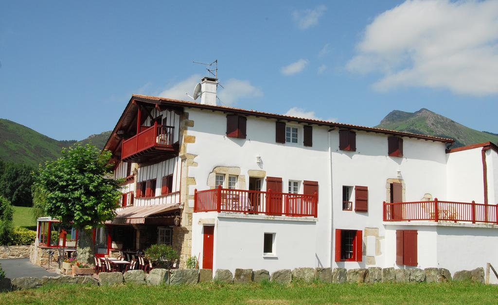 Hotel Pikassaria Sare Exterior photo
