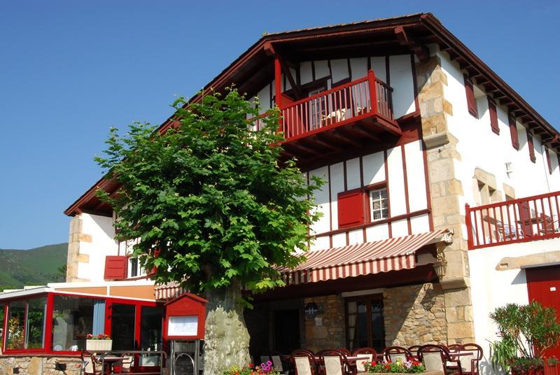 Hotel Pikassaria Sare Exterior photo