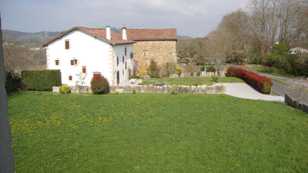 Hotel Pikassaria Sare Exterior photo